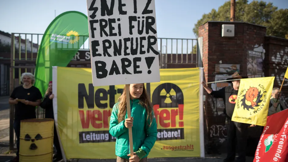 Atomstrom aus - Erneuerbare an!